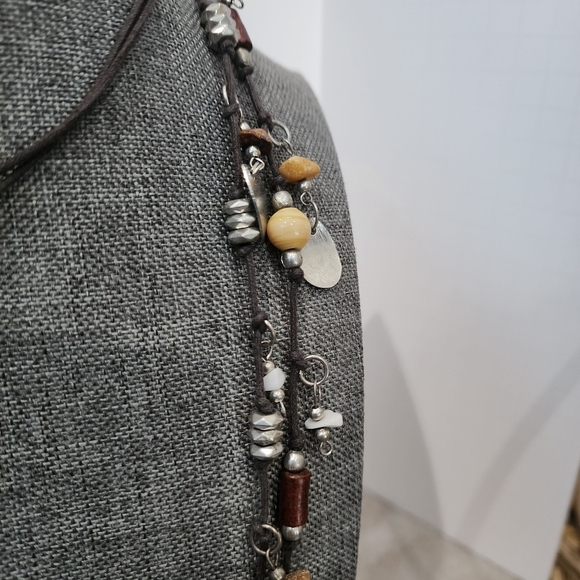 Bohemian Elegance Multi-Texture Beaded Necklace - Picture 4 of 12